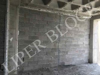 نمونه دیوار کار شده با بلوک سیمانی لیپر